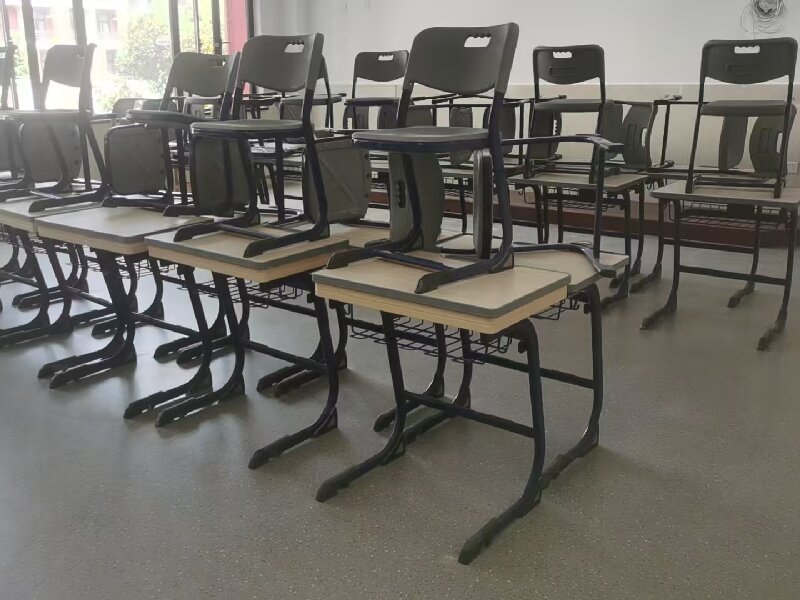 學校教室地面怎么選？耐磨靜音是關鍵