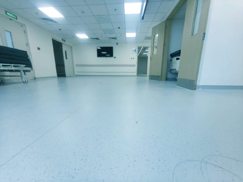 塑膠地板廠家技術揭秘：大巨龍二次壓延工藝，地板耐磨抗造超10年