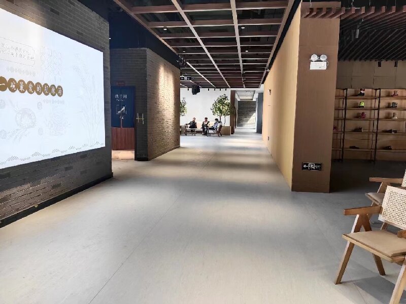 智能化鋪裝賦能彈性地板工程，施工效率翻倍-大巨龍適配指南