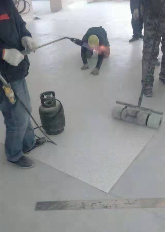 冬季pvc卷材地板施工溫度不夠如何解決