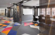 PVC卷材憑借著自身的優點，可以滿足客戶不同的